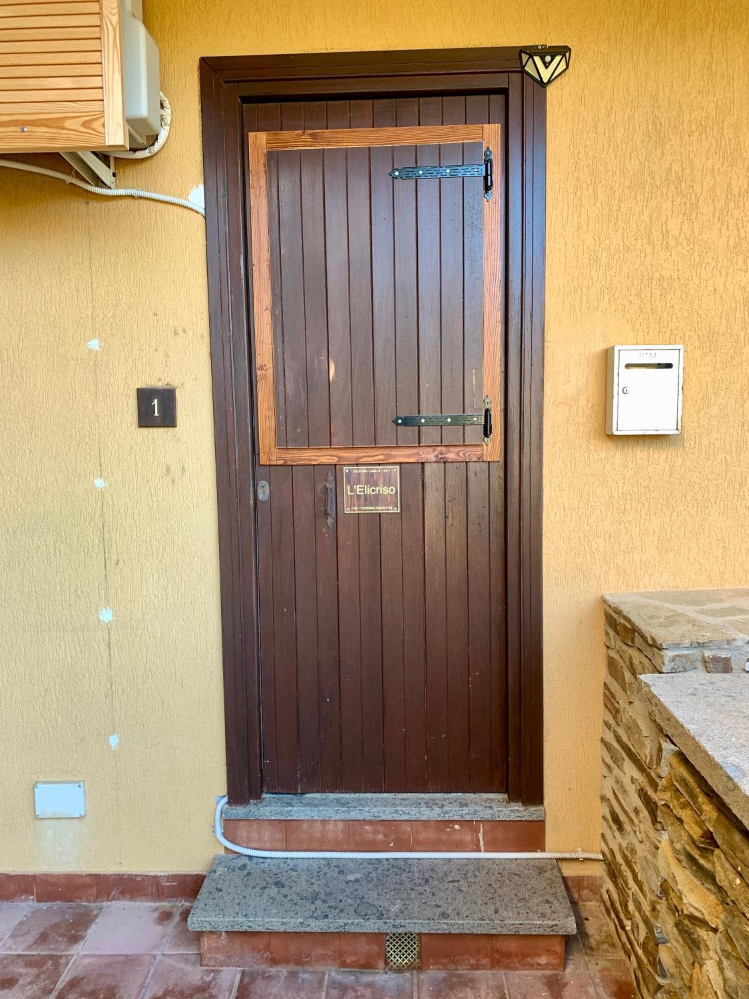 Apartamento L' Elicriso, A Pochi Passi Dal Mare Con Giardino Privato - The Elicriso, A Few Meters From The Sea, With Private Garden Stintino Exterior foto